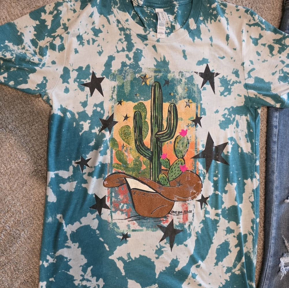 NWOT Western/ Cactus Women's T-Shirt Multiple Sizes